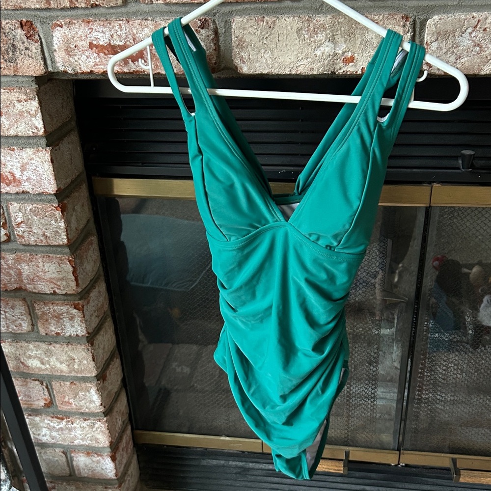 NWT Cupshe Emerald Green One-Piece Swimsuit Women’s Size‎ M